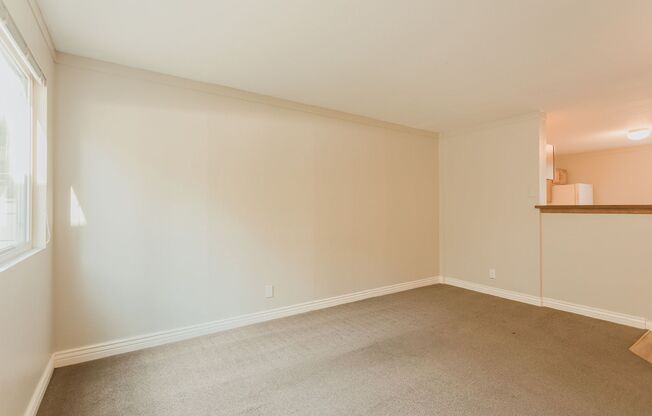 2 beds, 1 bath, 690 sqft, $2,800, Unit 208