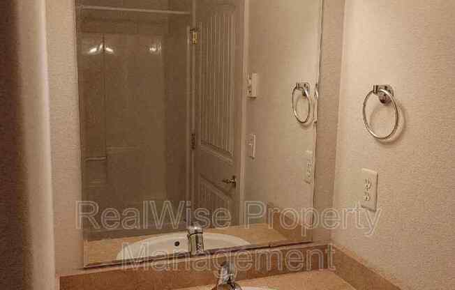 2 beds, 2 baths, 1,047 sqft, $1,625