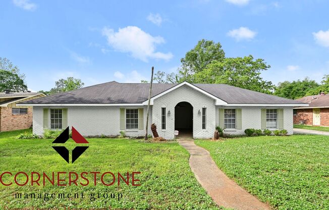 4 Bed / 2 Bath | $2,000/mo | Move-in Ready