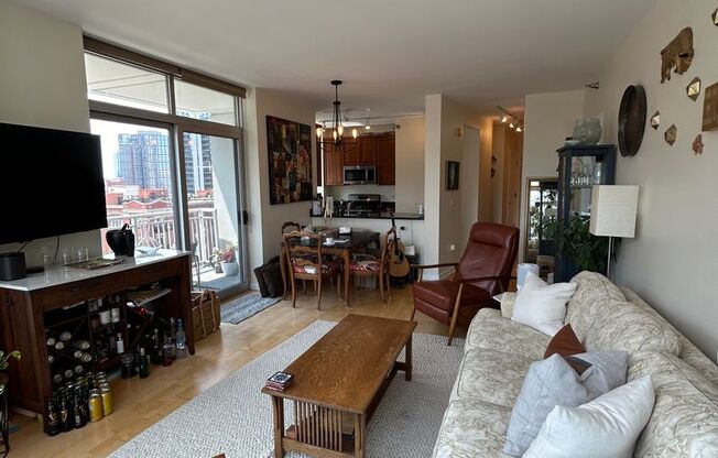 330 W Grand Ave