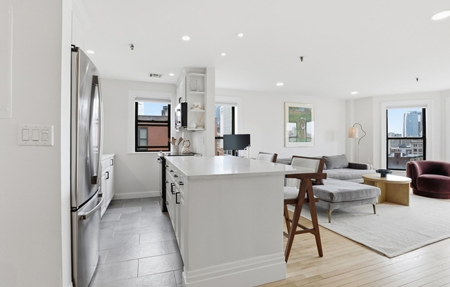 2 beds, 1 bath, 905 sqft, $6,600, Unit 801