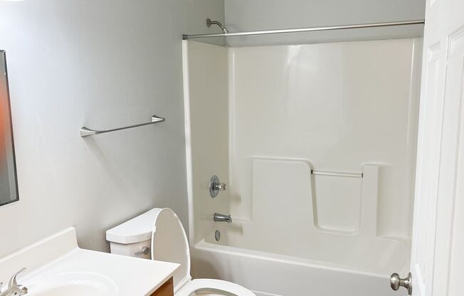 3 beds, 2 baths, 1,281 sqft, $1,284