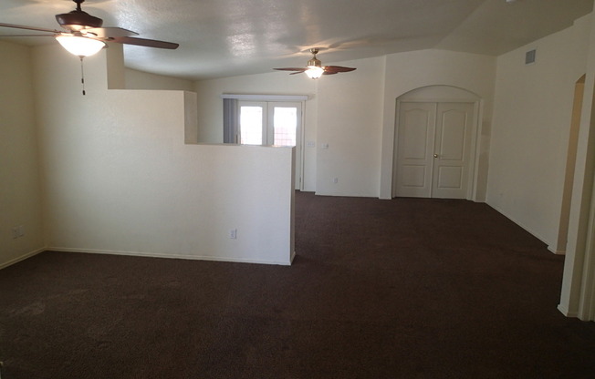 3 beds, 2 baths, $1,350