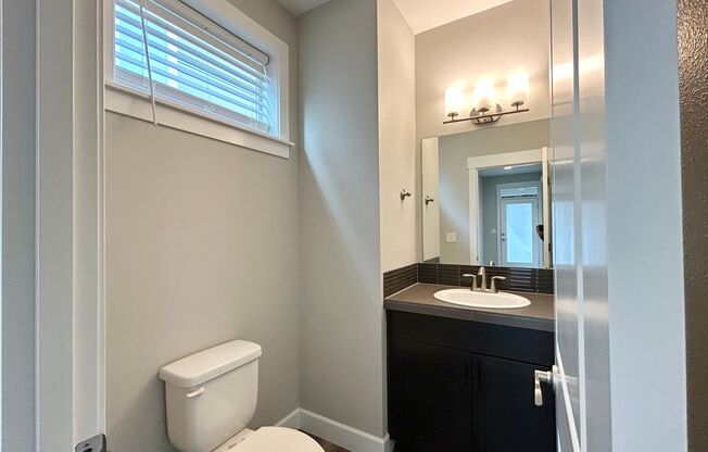 3 beds, 2.5 baths, $2,800