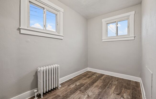 101-103 E Agnew Avenue
