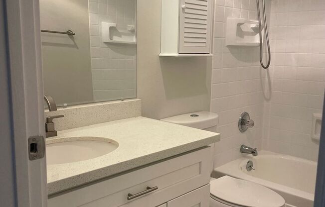 2 beds, 1 bath, $2,395, Unit Unit 405