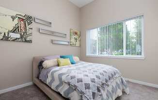 Bedroom at Russellville Commons