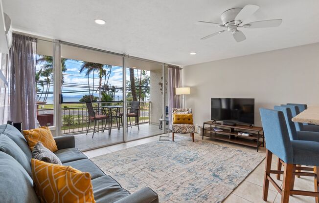 Full Ocean View, Fully Furnished Condo |Across from Surf Beach|Pool |Renovated |Heart of Kihei