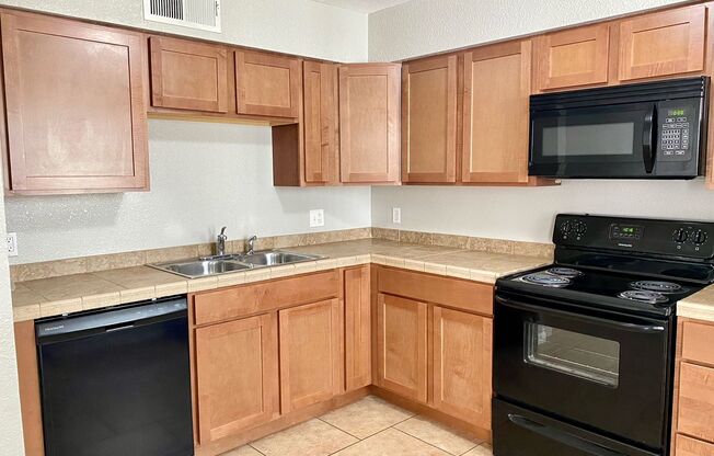 2 beds, 1 bath, $1,195