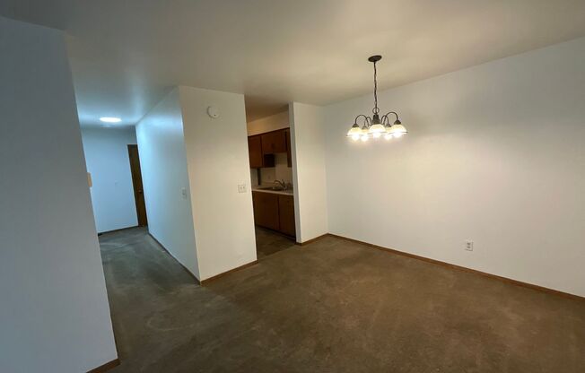 2 beds, 1 bath, 2 sqft, $895, Unit 6407 N 67th St #3