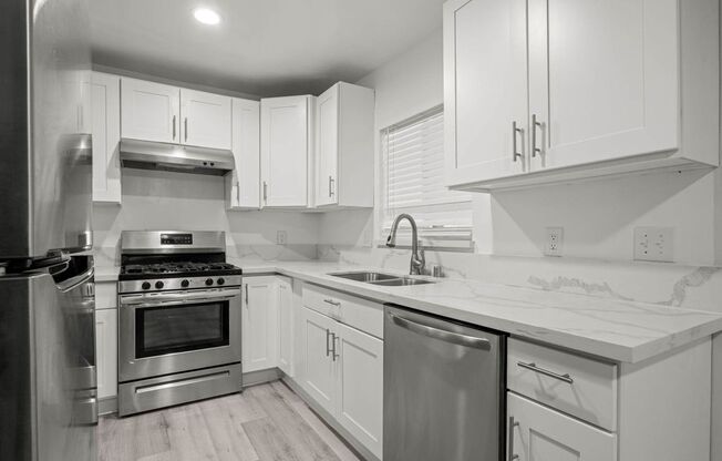 1521 &amp; 1527 Yale Street