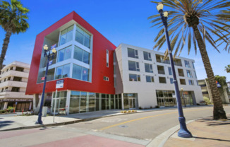 495 Promenade Ave