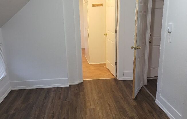 1 bed, 1 bath, $890, Unit 408-5