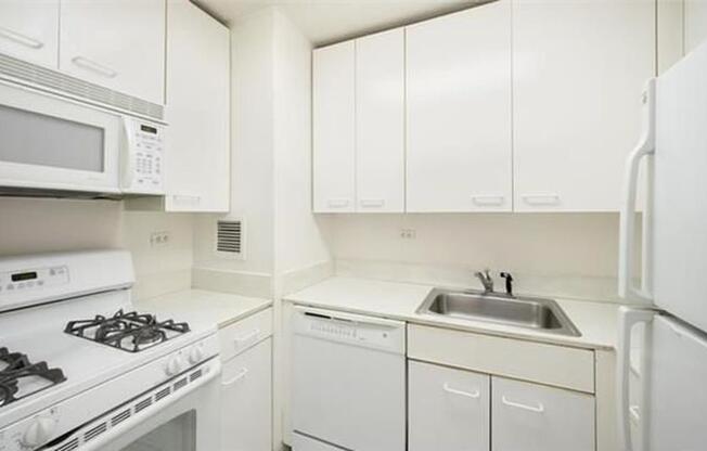 1 bed, 1 bath, 772 sqft, $4,300, Unit 38-G