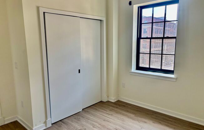 2 beds, 1 bath, 837 sqft, $2,000, Unit 301