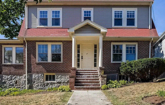 1411 QUINCY SHR DR