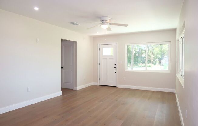 4019 W Lemon St Tampa, Fl MOVE IN SPECIAL!! Waived $350 Cleaning Fee!!!!!