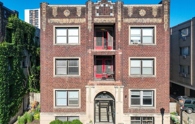 1 bed, 1 bath, 430 sqft, $1,100, Unit 303