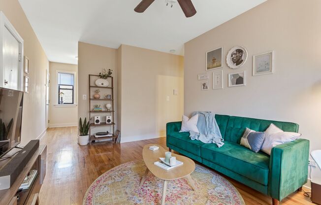 2 beds, 1 bath, 655 sqft, $2,650, Unit 617-B3