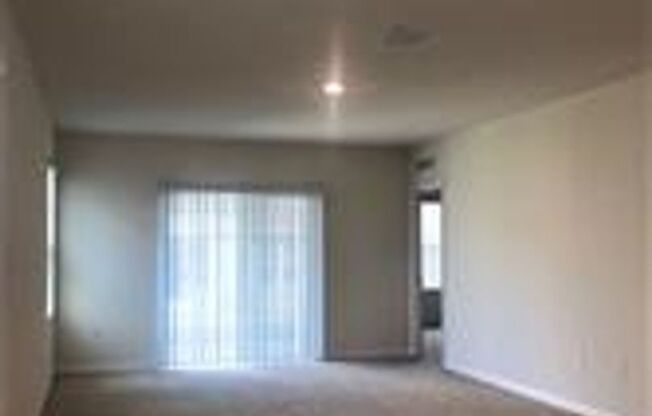 Almost New Courtland Park 3 Bedroom / 2 Bath Deltona Home Available in March!