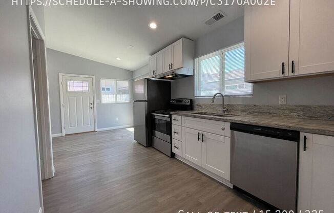 1077 GREENFIELD DR