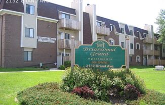 2132 Grand Ave
