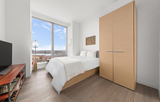 1 bed, 1 bath, 688 sqft, $6,000, Unit 60G
