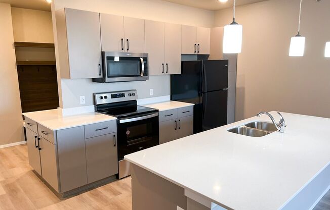 Studio, 1 bath, 858 sqft, $1,195, Unit Bldg 5 Apt 5318