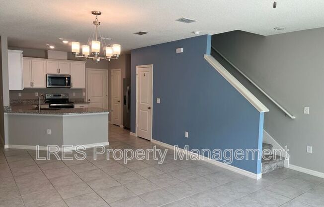 2271 HOLLYBERRY WAY