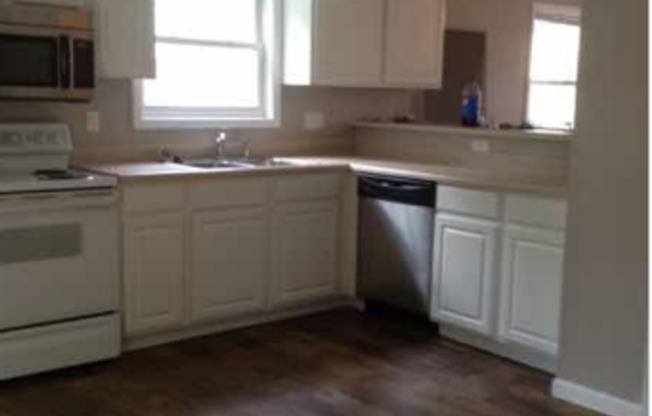 3 bedroom, 2.5 bath Townhome *ASK US ABOUT OUR FALL SPECIAL*