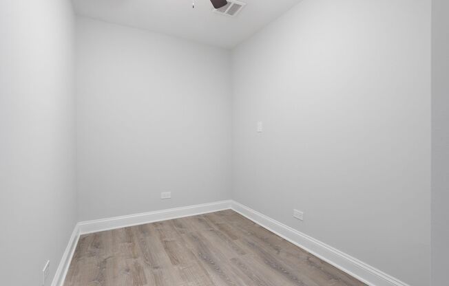 2 beds, 1 bath, $1,995, Unit 435