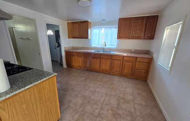 2 beds, 1 bath, $2,150