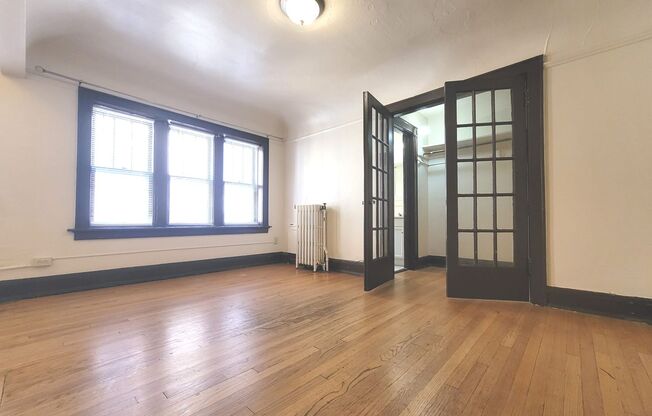 Studio, 1 bath, $775, Unit 304