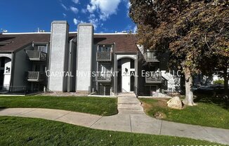 425 E CREEKSIDE CIR