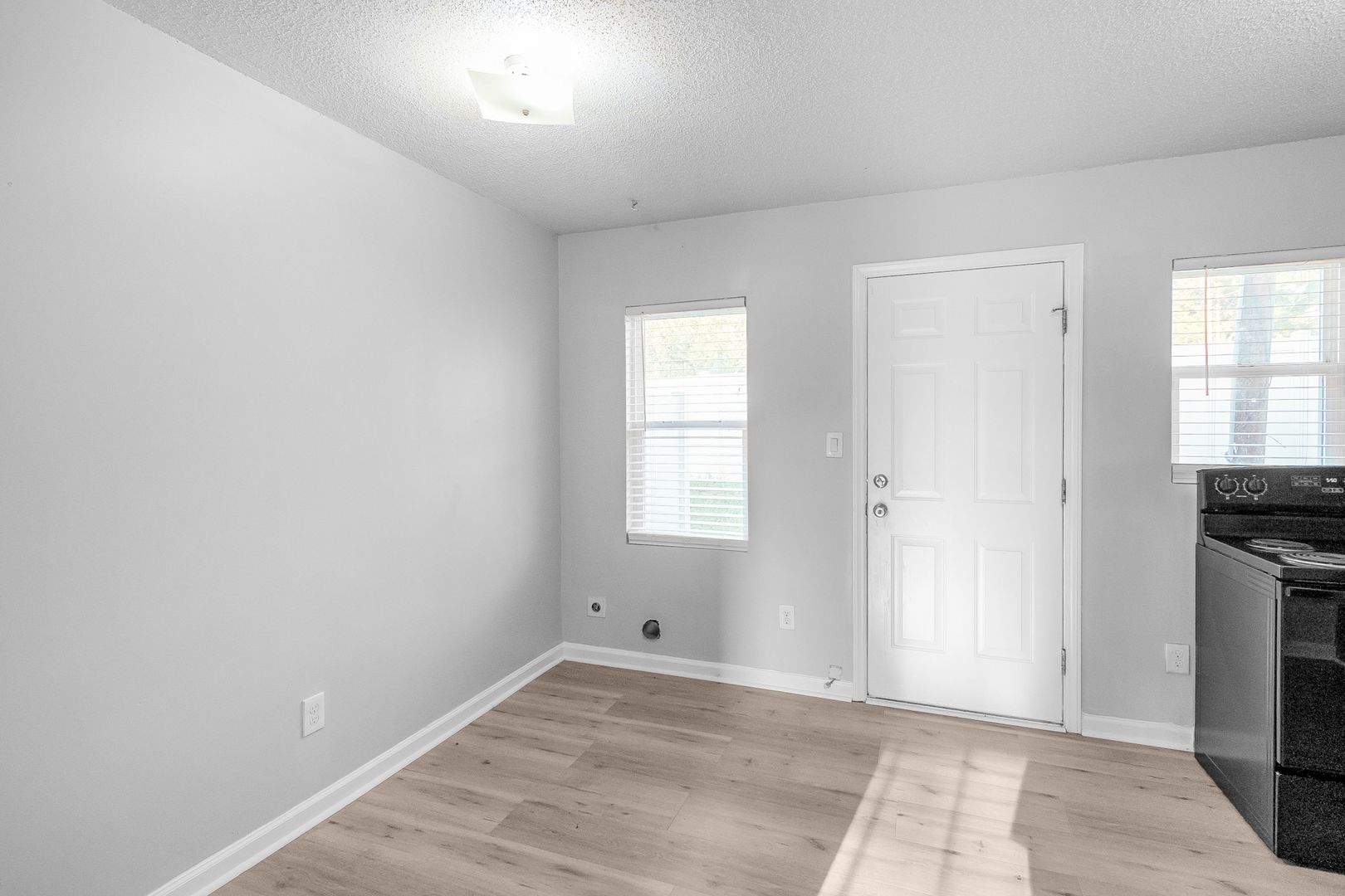 2 bedroom 1.5 bathroom Townhouse