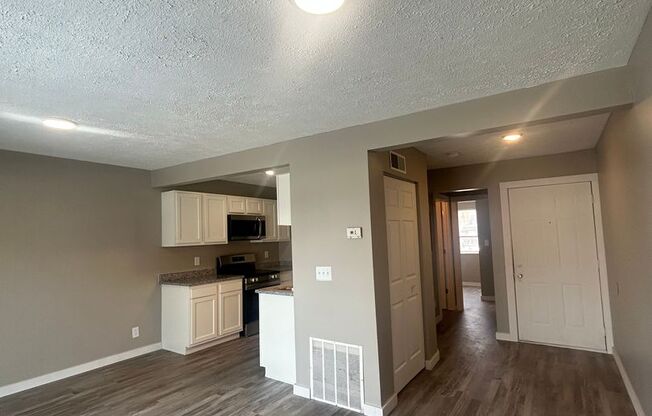 1 bed, 1 bath, 700 sqft, $799, Unit 925 - 06