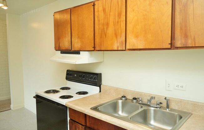 2 beds, 1 bath, $1,550, Unit Apt #08