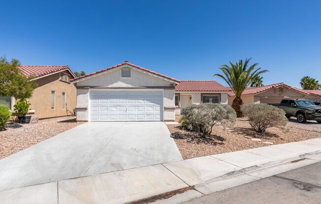 Beautiful 3 bedroom 2 bath home in NLV!