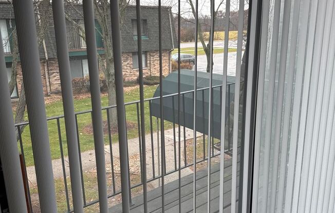 2 beds, 1 bath, $1,650, Unit 619-208