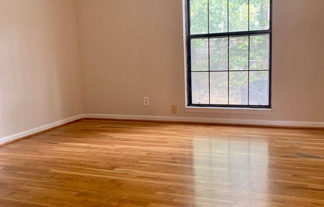 1 bed, 1 bath, 725 sqft, $1,000, Unit 4034 #03