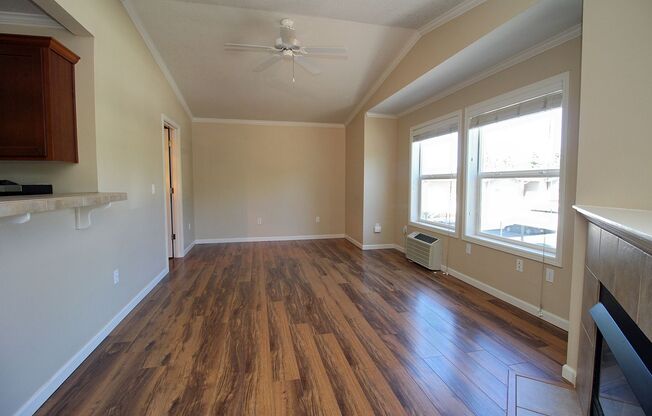Light and Bright Remodeled Studio Condo in Convenient Bethany Location