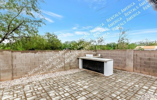 5633 S MONROVIA AVE