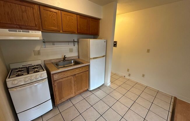1601 N Farwell Ave