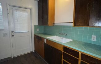 1 bed, 1 bath, $950, Unit 429