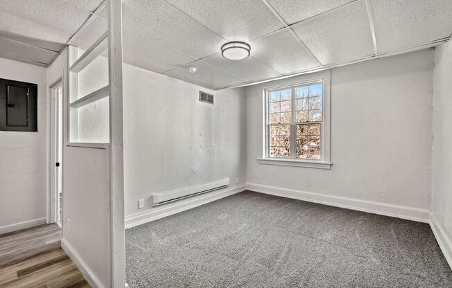 1 bed, 1 bath, 800 sqft, $849, Unit 109 W Lincoln Ave #17