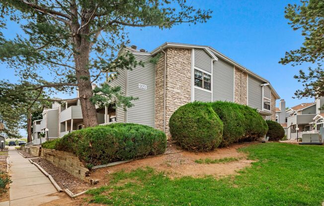 Bright & Inviting 1-Bedroom Aurora Condo with Private Patio
