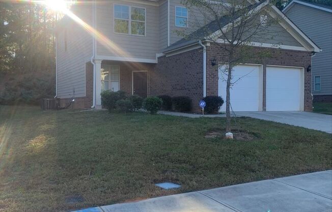 4 Bedroom Single Family Home in Ellenwood!