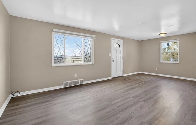 3Bd/1 Bath Home -- Available NOW!