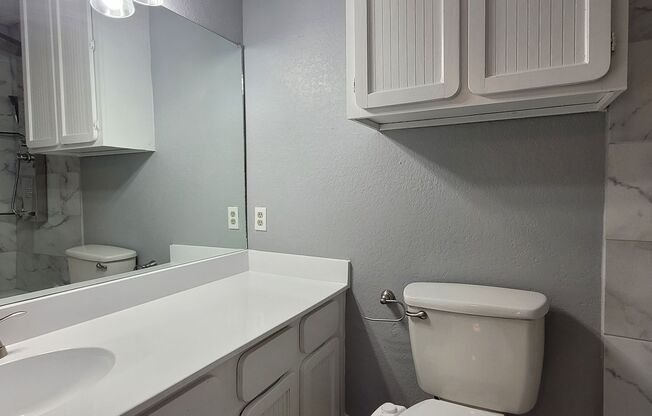 3 beds, 2 baths, $1,700, Unit 109