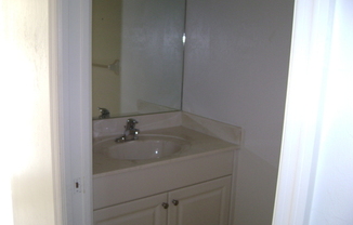 2 beds, 2.5 baths, 1,432 sqft, $2,000, Unit 8